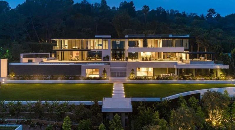 Modern Mansions: Defining Luxury Living in the 21st Century